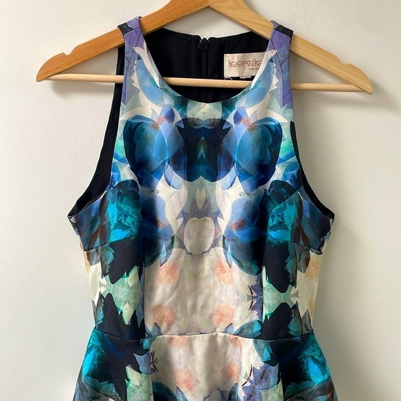 Keepsake the Label Echo Geo Floral A line mini dress sleeveless blue white sz XS - Picture 6 of 15